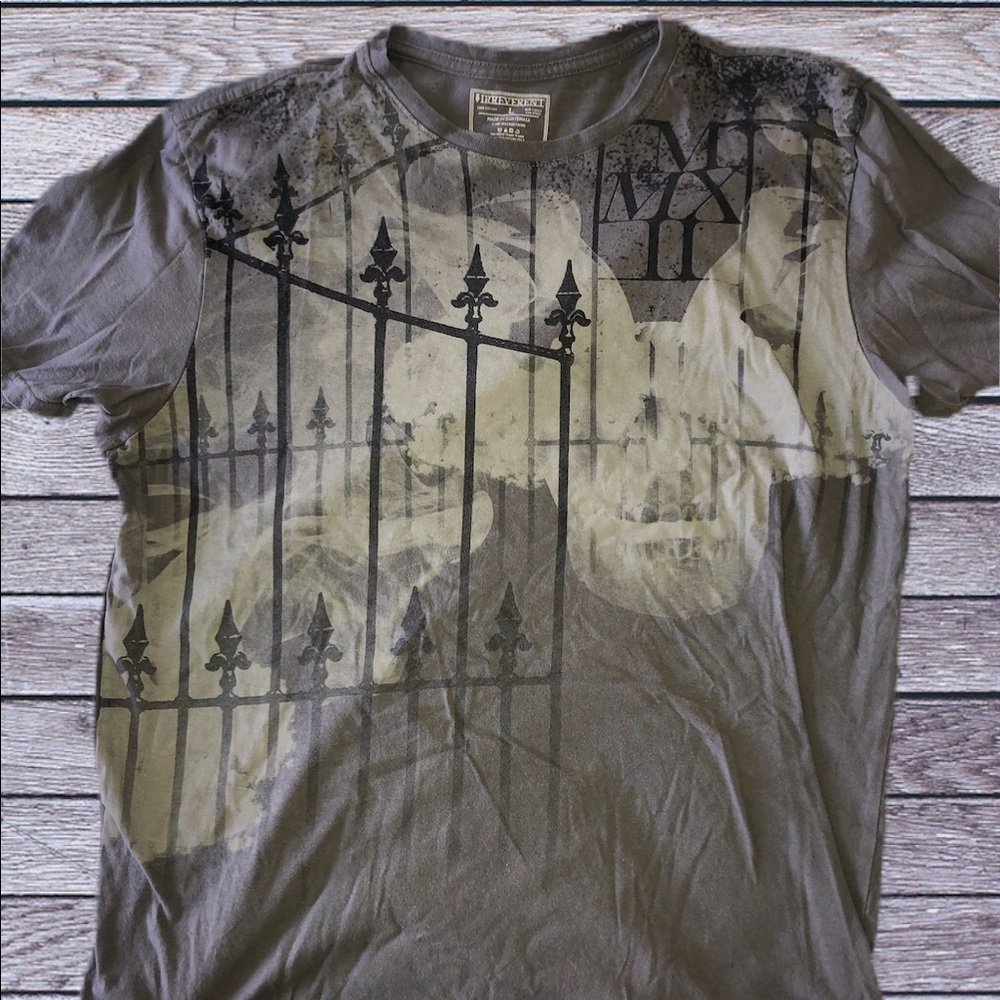 VINTAGE TEE Gray with black graphics. L